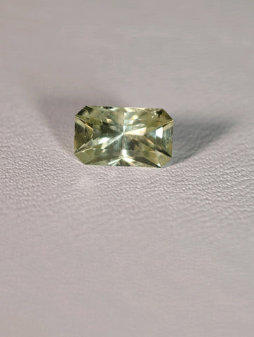 1.37ct LEMON LIME MONTANA SAPPHIRE