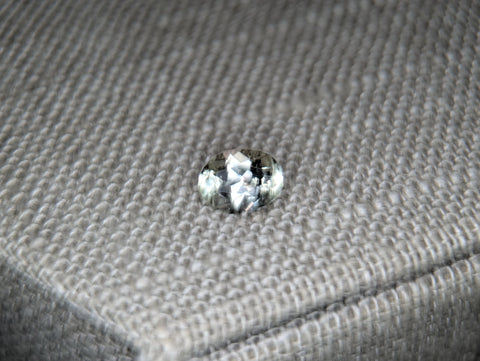1.17ct BEAUTIFUL WHITE OVAL MONTANA SAPPHIRE