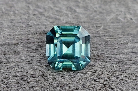 4.02ct INCREDIBLE ASSCHER CUT MONTANA SAPPHIRE