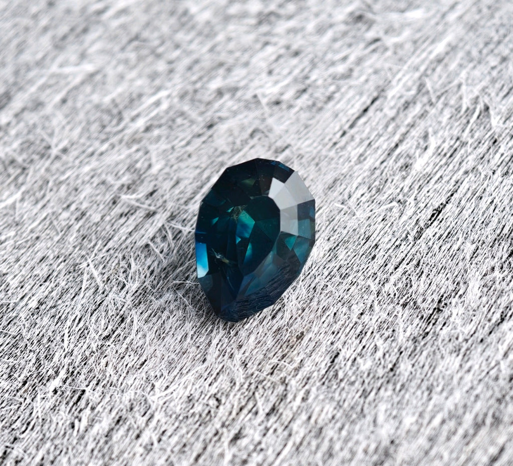2.54ct MERMAID TEAL HEATED MONTANA SAPPHIRE