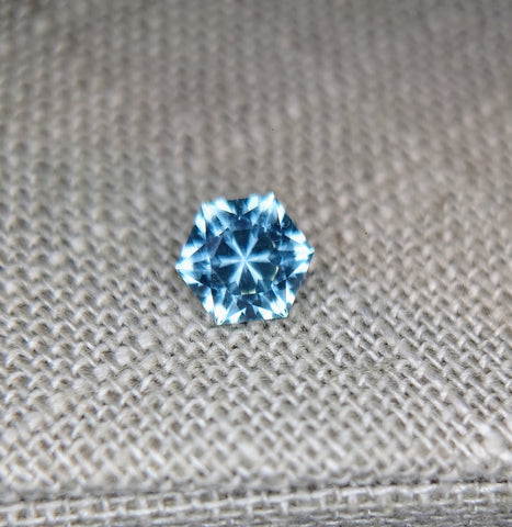 2.75ct STUNNING BLUE HEXAGON CUT SAPPHIRE