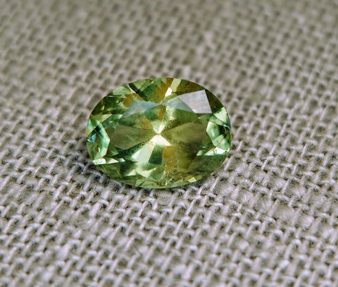 3.15ct STUNNING YELLOW GREEN ALL NATURAL MONTANA SAPPHIRE