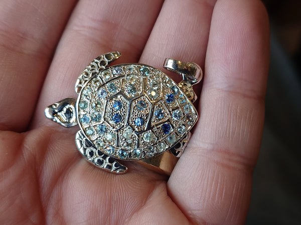 9.62g MONTANA SAPPHIRE AND SILVER TURTLE PENDANT