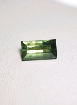 2.21ct FOREST GREEN ALL NATURAL MONTANA SAPPHIRE
