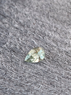 1.67ct ICE MINT TO GREEN COLOR SHIFT MONTANA SAPPHIRE