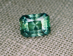 3.84ct PERFECT GREEN TO TEAL COLOR SHIFT ALL NATURAL MONTANA SAPPHIRE
