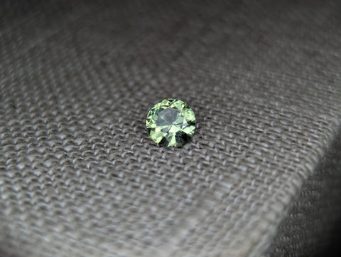 .61ct LIME GREEN ROUND MONTANA SAPPHIRE