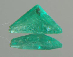 .10 CT. COLOMBIAN EMERALD TRIANGLE - Blaze-N-Gems