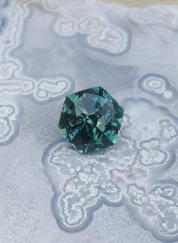 5.0ct ONE OF A KIND BLUE/GREEN MONTANA SAPPHIRE CUSTOM CUT BY MATTHEW TUCKER - Blaze-N-Gems