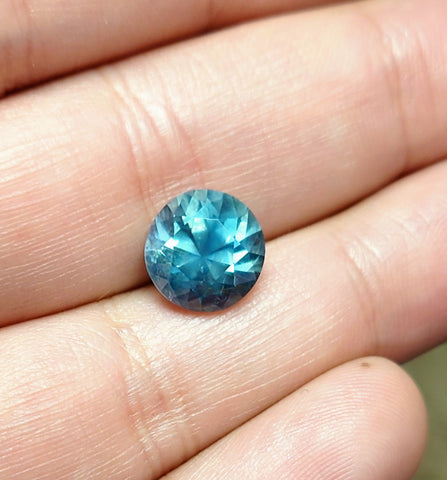 6.06ct LUSTROUS ROUND TEAL COLOR SHIFT MONTANA SAPPHIRE