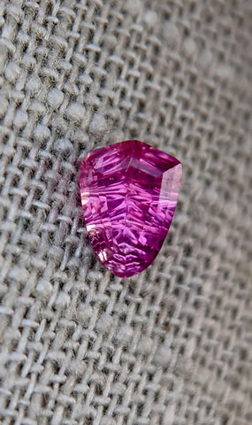 1.24ct FANTASY CUT RUBY/PINK SAPPHIRE ALL NATURAL.
