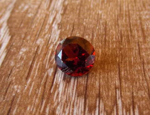 3.1ct PERFECT RED MONTANA GARNET - Blaze-N-Gems
