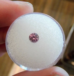 0.50ct STUNNING PINK MONTANA SAPPHIRE - Blaze-N-Gems