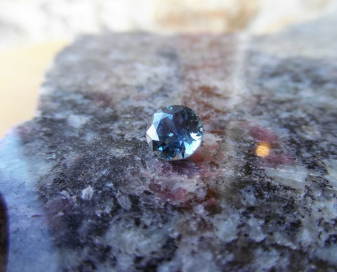 1.5ct INCREDIBLE VIVID BLUE MONTANA SAPPHIRE - Blaze-N-Gems