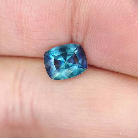 2.10ct CUSHION CUT STUNNING BLUE MONTANA SAPPHIRE