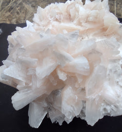 197.5 G BEAUTIFUL HEULANDITE SPECIMEN