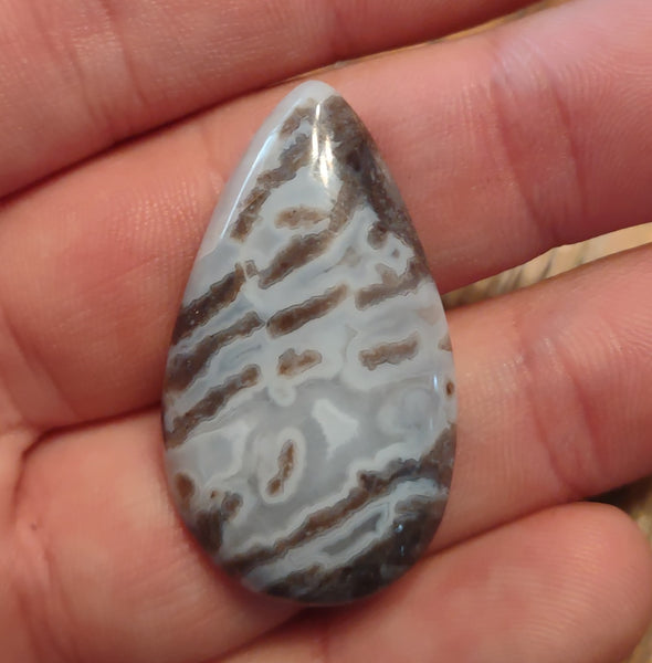 36.54 ct UNIQUE AGATE CABOCHON