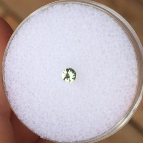 .13 CT COLOR SHIFT WHITE/YELLOW/BLUE MONTANA SAPPHIRE - Blaze-N-Gems