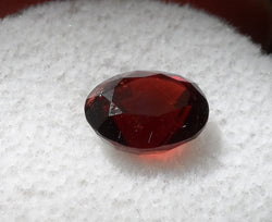 2.86 CTS. SPARKLING DEEP RED/ORANGE OVAL CUT MONTANA GARNET - Blaze-N-Gems