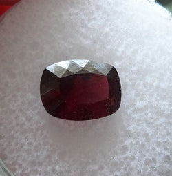 2.27 CTS. BEAUTIFUL BLOOD RED/PURPLE CUSHION CUT MT. GARNET - Blaze-N-Gems